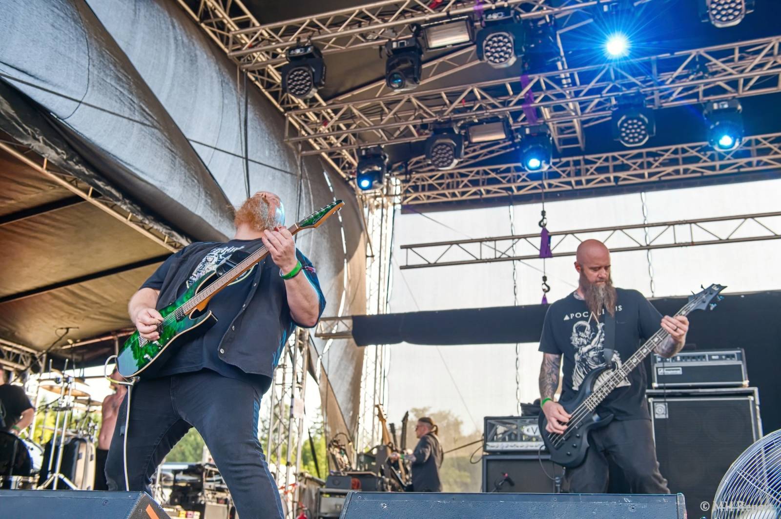 Tahákem třetího dne Basinfirefestu byli Napalm Death, dorazili i Paradise Lost a Six Feet Under
