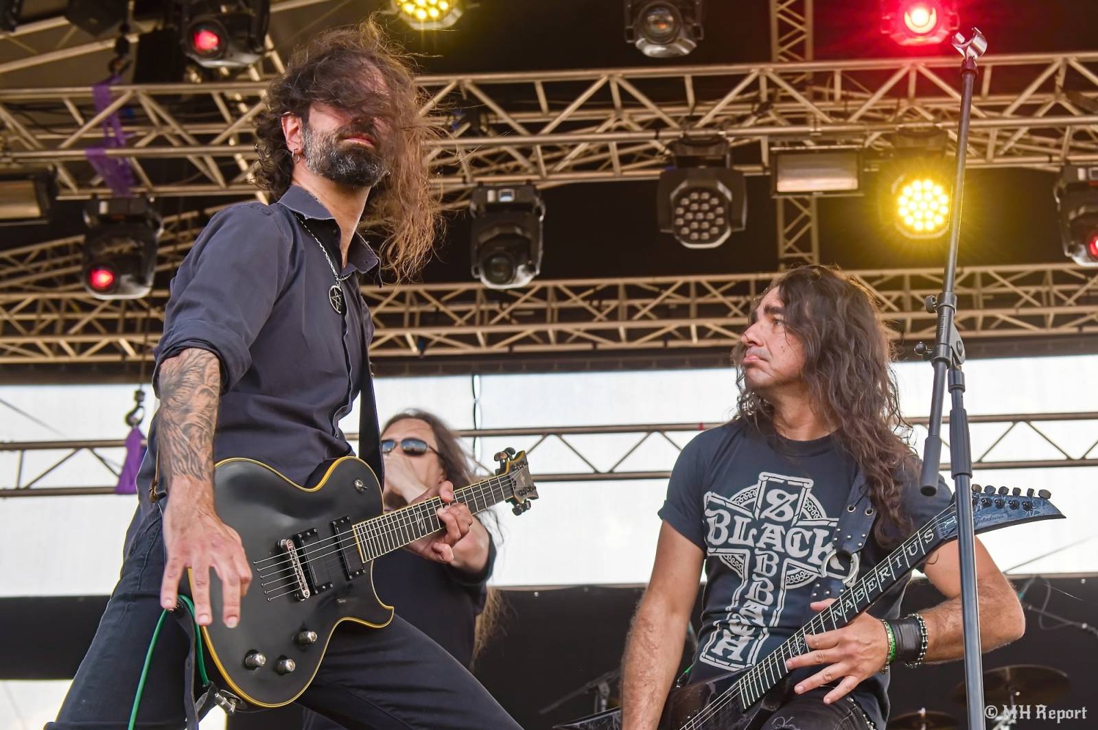 Tahákem třetího dne Basinfirefestu byli Napalm Death, dorazili i Paradise Lost a Six Feet Under