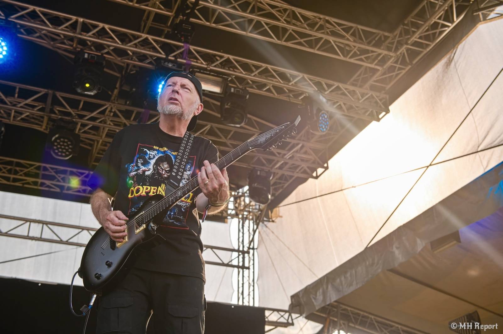 Tahákem třetího dne Basinfirefestu byli Napalm Death, dorazili i Paradise Lost a Six Feet Under