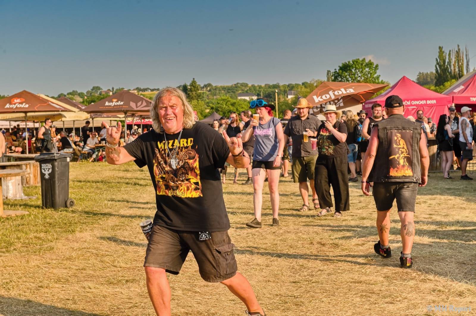 Tahákem třetího dne Basinfirefestu byli Napalm Death, dorazili i Paradise Lost a Six Feet Under