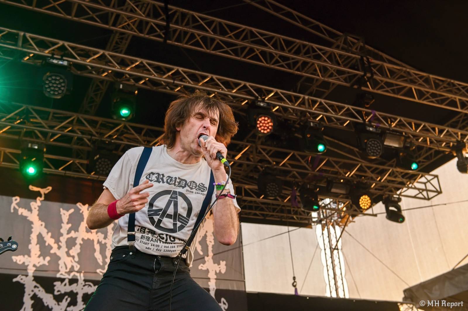 Tahákem třetího dne Basinfirefestu byli Napalm Death, dorazili i Paradise Lost a Six Feet Under