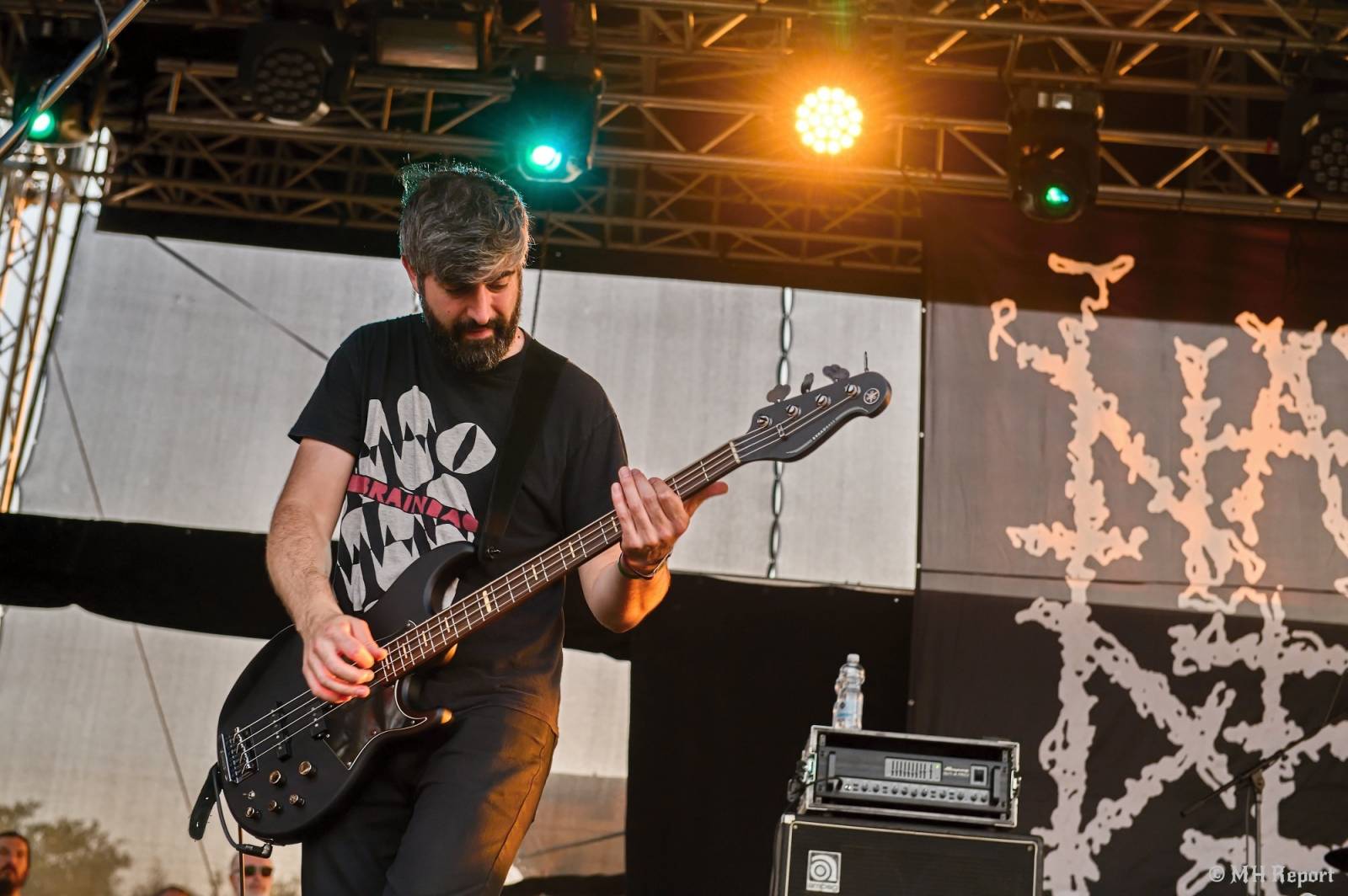 Tahákem třetího dne Basinfirefestu byli Napalm Death, dorazili i Paradise Lost a Six Feet Under