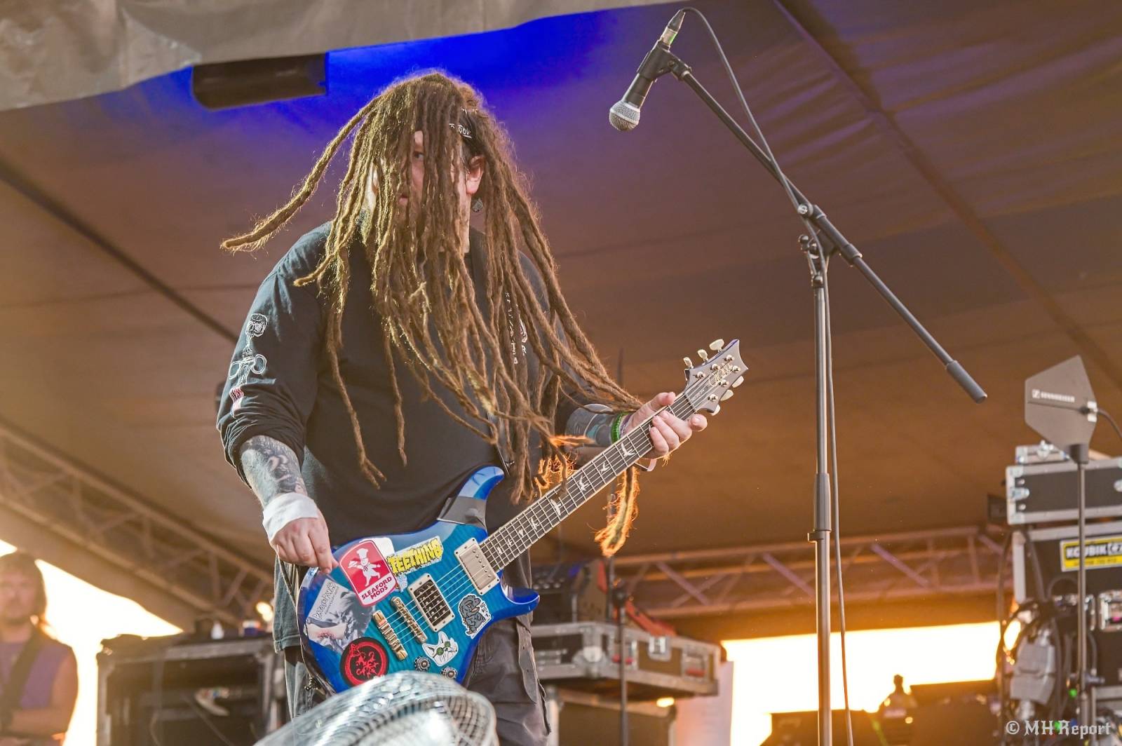 Tahákem třetího dne Basinfirefestu byli Napalm Death, dorazili i Paradise Lost a Six Feet Under
