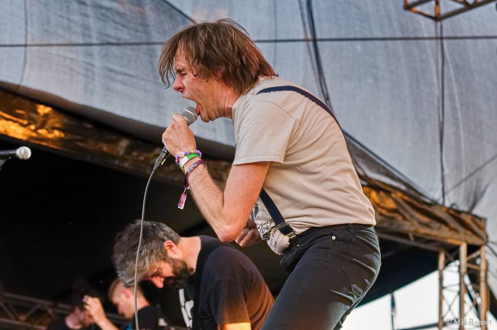 Tahákem třetího dne Basinfirefestu byli Napalm Death, dorazili i Paradise Lost a Six Feet Under