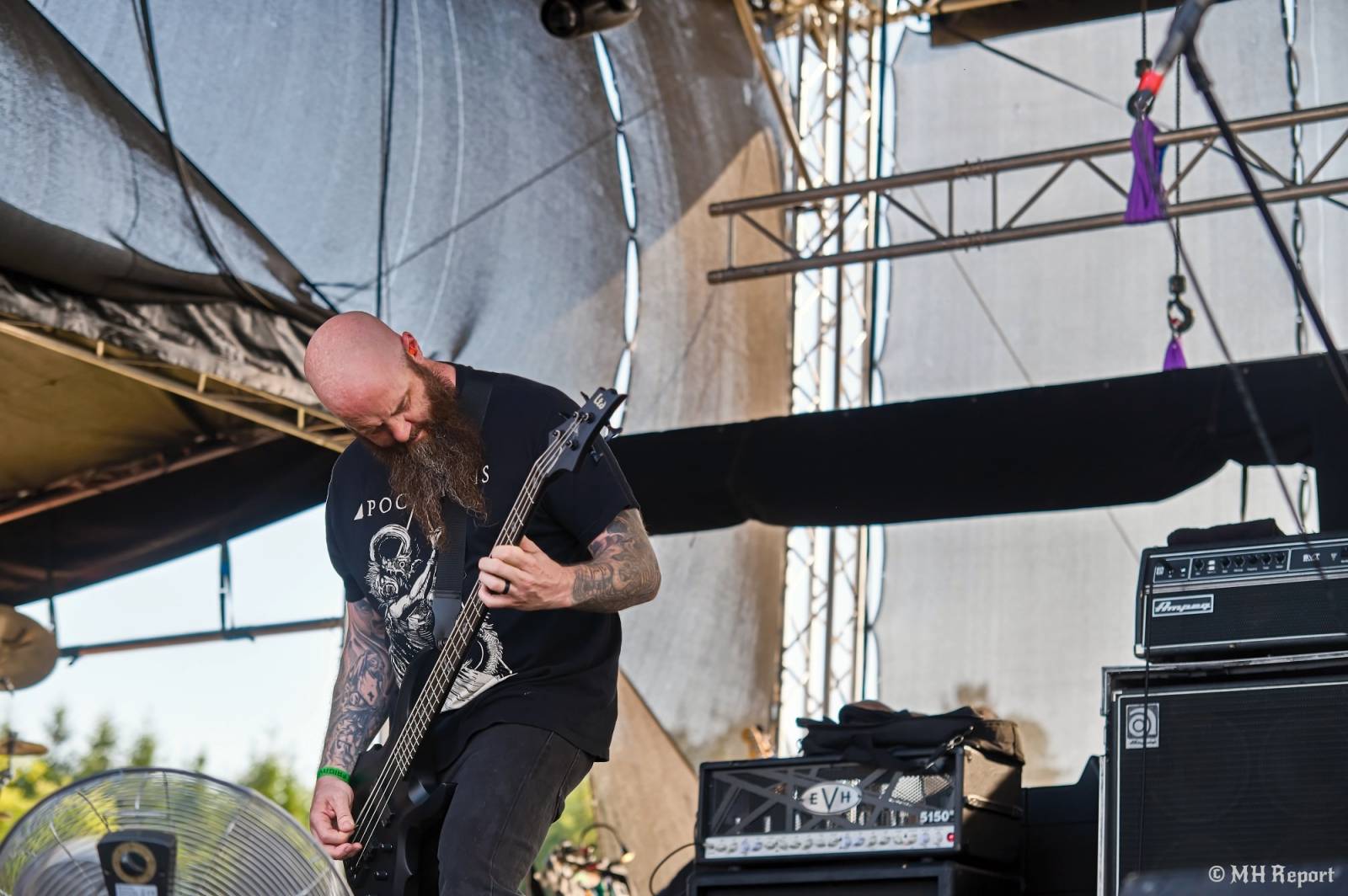 Tahákem třetího dne Basinfirefestu byli Napalm Death, dorazili i Paradise Lost a Six Feet Under