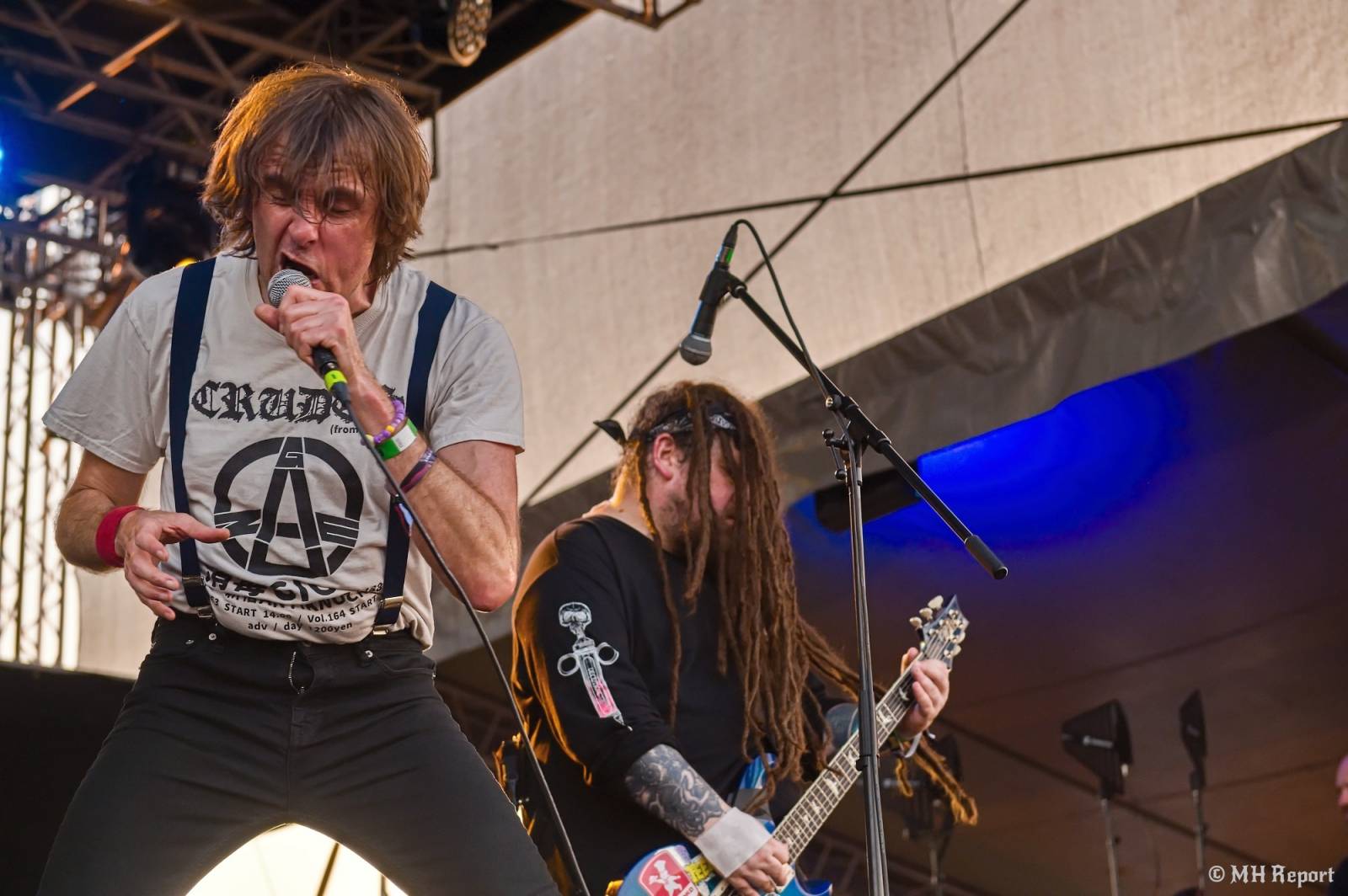 Tahákem třetího dne Basinfirefestu byli Napalm Death, dorazili i Paradise Lost a Six Feet Under