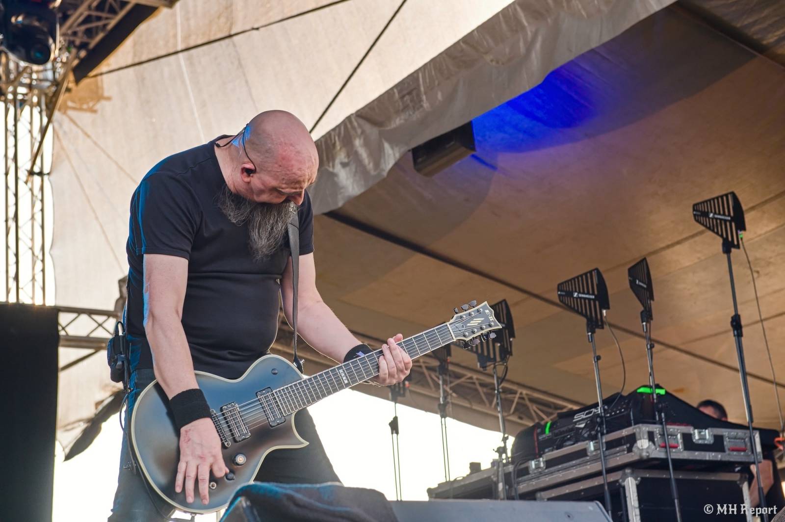 Tahákem třetího dne Basinfirefestu byli Napalm Death, dorazili i Paradise Lost a Six Feet Under
