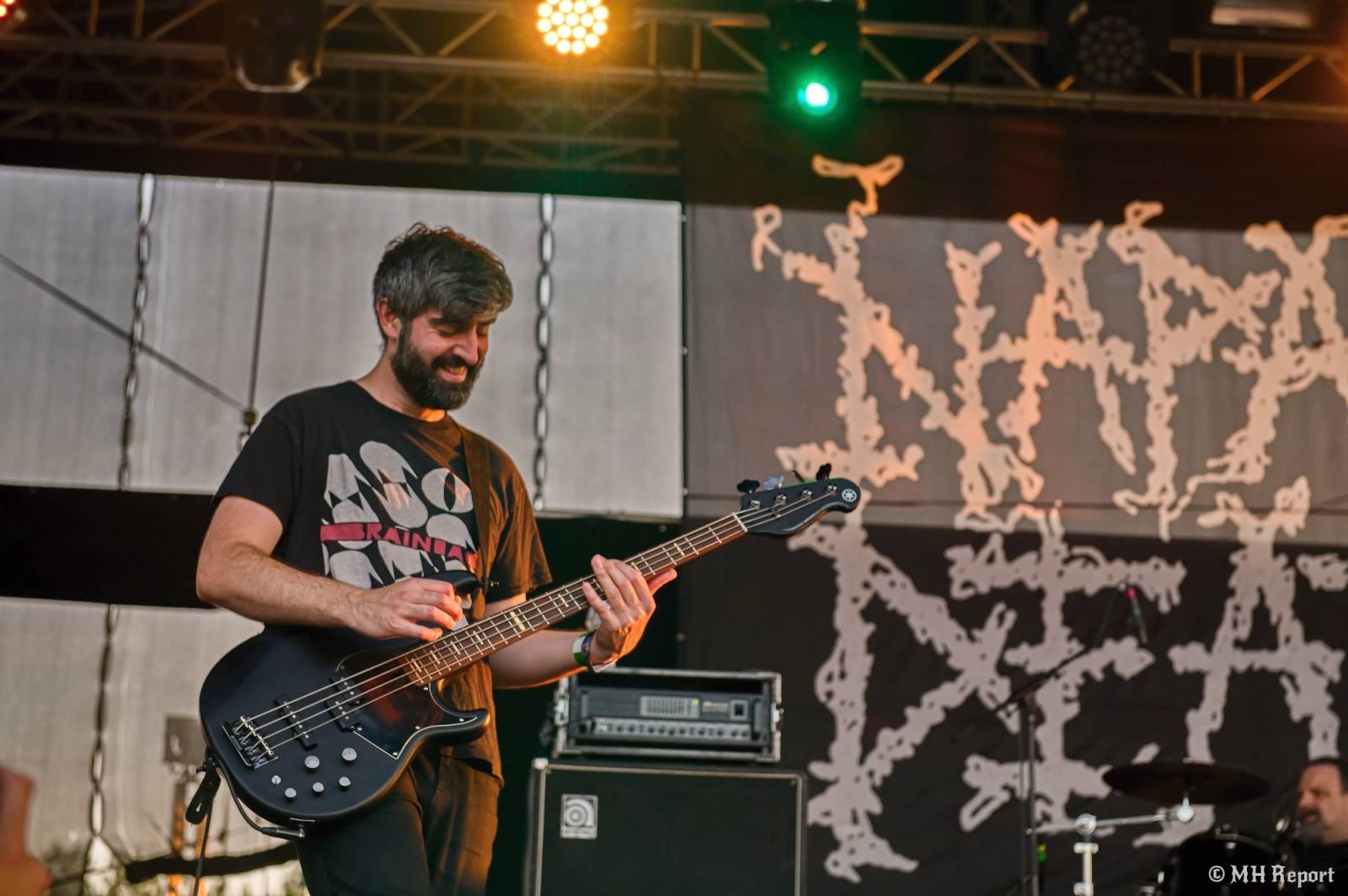 Tahákem třetího dne Basinfirefestu byli Napalm Death, dorazili i Paradise Lost a Six Feet Under