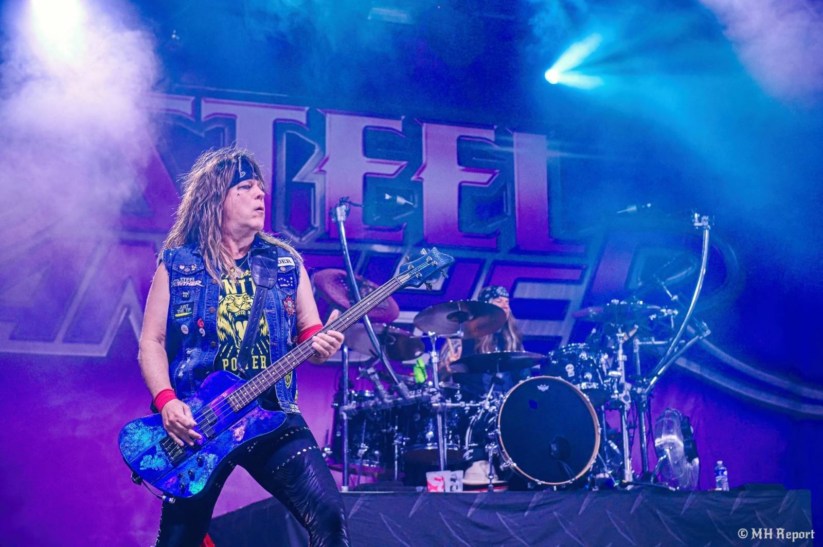 Tahákem třetího dne Basinfirefestu byli Napalm Death, dorazili i Paradise Lost a Six Feet Under