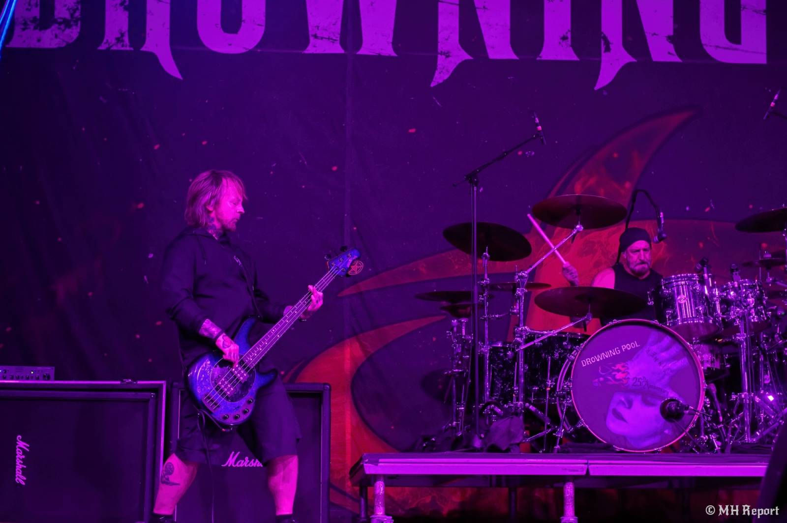 Tahákem třetího dne Basinfirefestu byli Napalm Death, dorazili i Paradise Lost a Six Feet Under