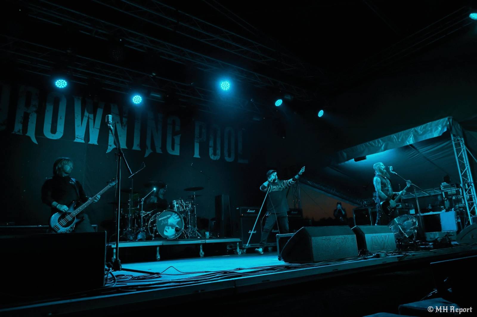 Tahákem třetího dne Basinfirefestu byli Napalm Death, dorazili i Paradise Lost a Six Feet Under
