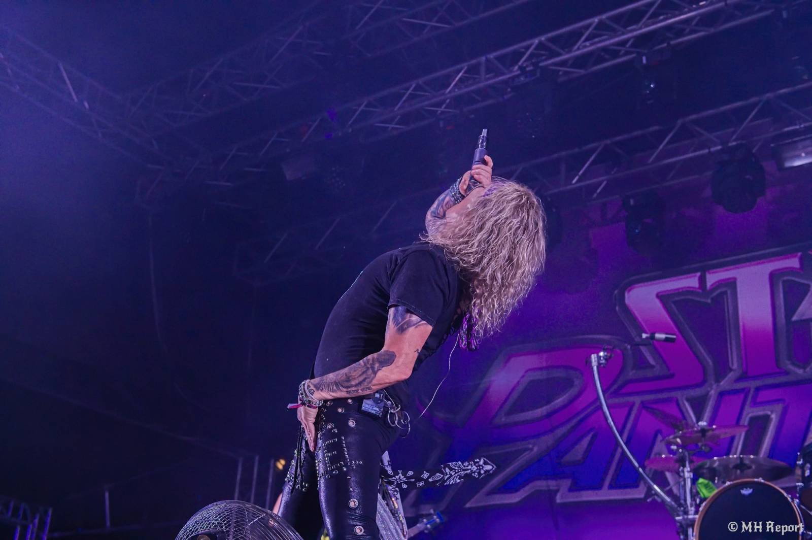 Tahákem třetího dne Basinfirefestu byli Napalm Death, dorazili i Paradise Lost a Six Feet Under