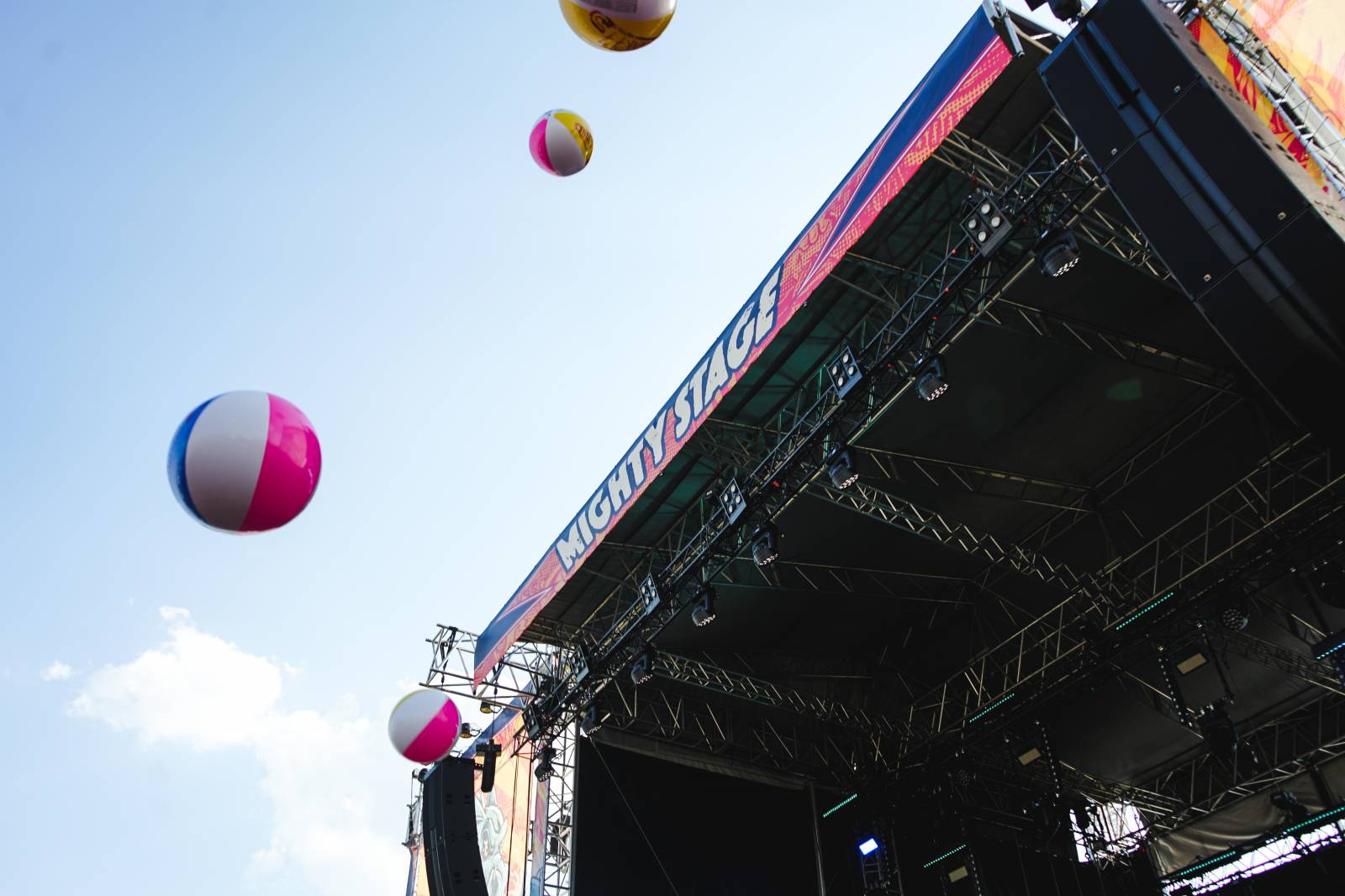 Mighty Sounds 2026, den první: Vedro, pogo a House of Protection jako jasný vrchol pátečního programu