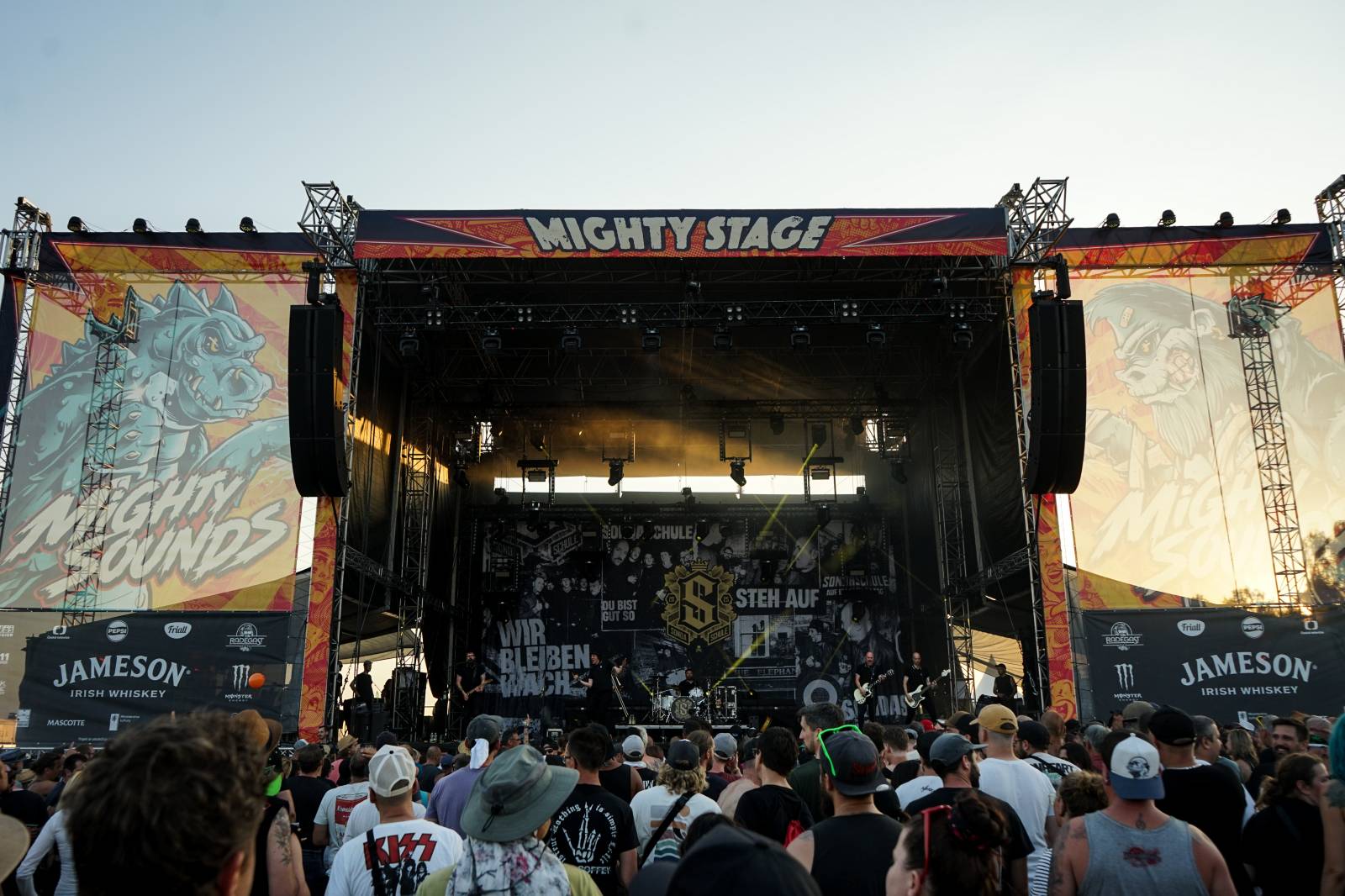 Mighty Sounds 2026, den první: Vedro, pogo a House of Protection jako jasný vrchol pátečního programu