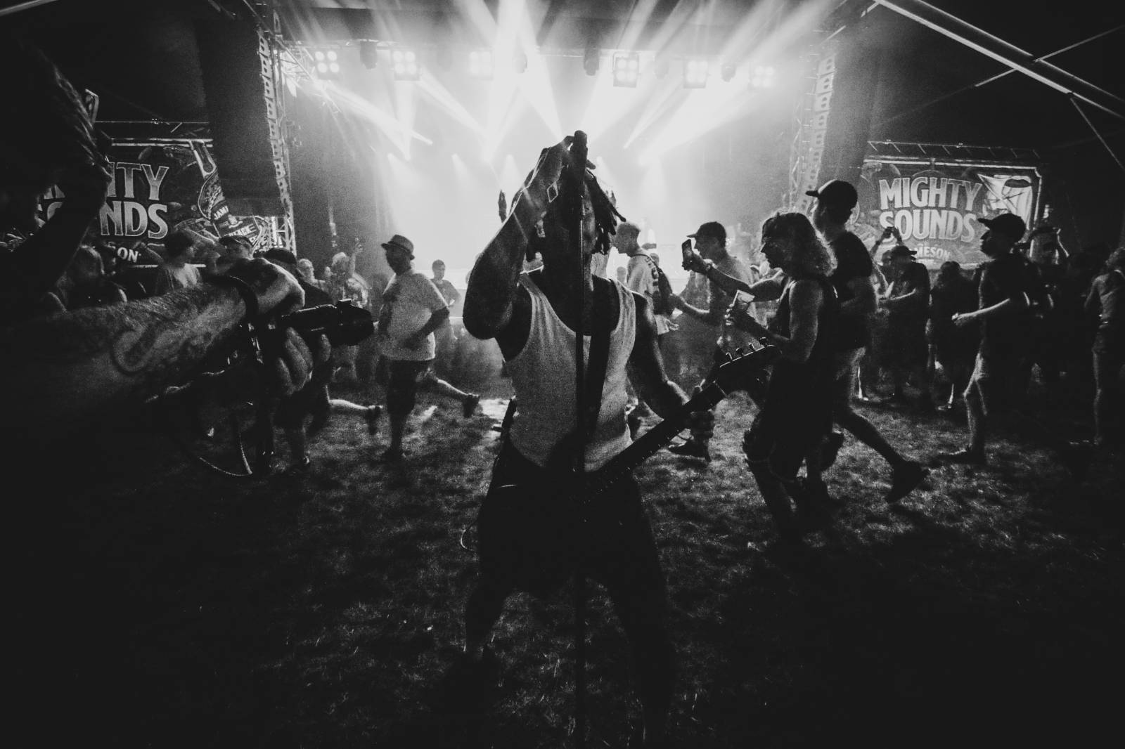 Mighty Sounds 2026, den první: Vedro, pogo a House of Protection jako jasný vrchol pátečního programu
