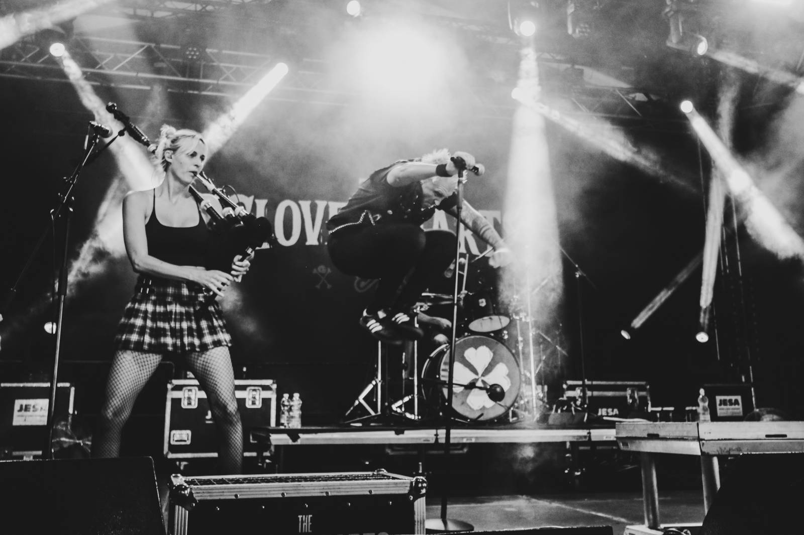 Mighty Sounds 2026, den druhý: Popelnicový riot, triumf Pennywise a noční tanec s The Baboon Show
