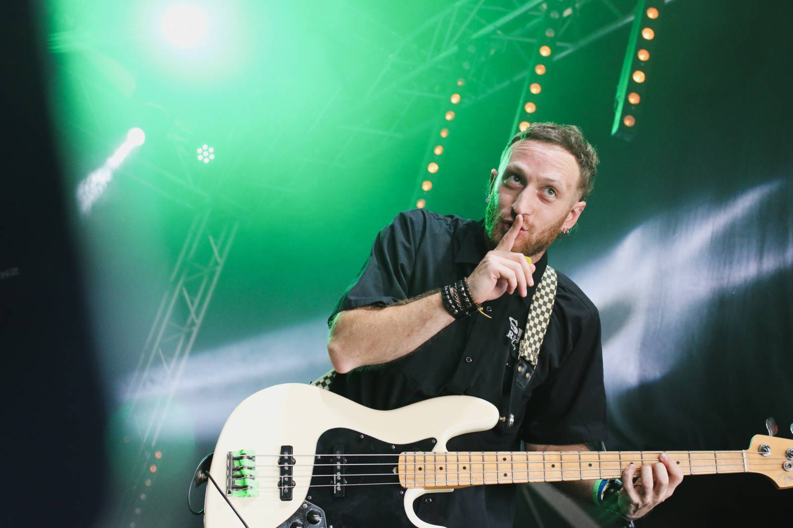 Mighty Sounds 2026, den druhý: Popelnicový riot, triumf Pennywise a noční tanec s The Baboon Show
