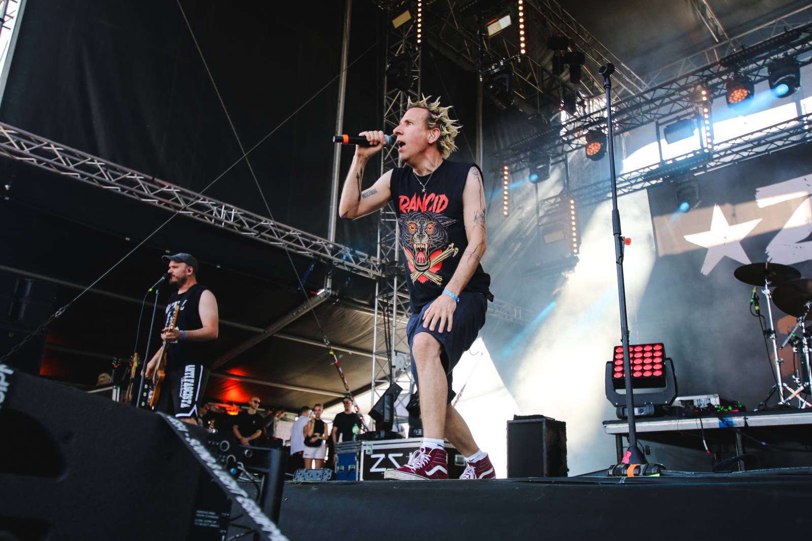 Mighty Sounds 2026, den druhý: Popelnicový riot, triumf Pennywise a noční tanec s The Baboon Show