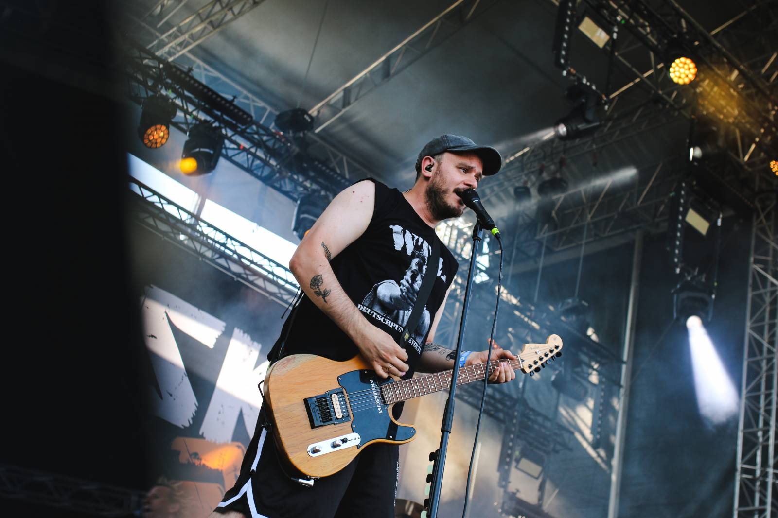 Mighty Sounds 2026, den druhý: Popelnicový riot, triumf Pennywise a noční tanec s The Baboon Show