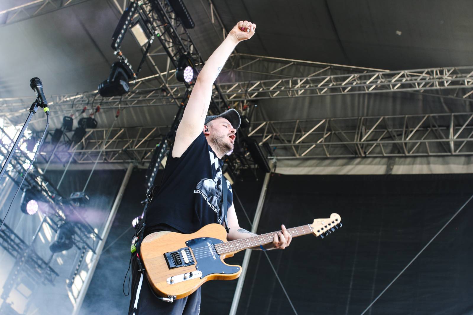 Mighty Sounds 2026, den druhý: Popelnicový riot, triumf Pennywise a noční tanec s The Baboon Show