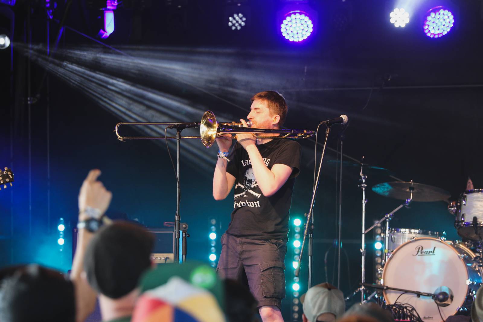 Mighty Sounds 2026, den druhý: Popelnicový riot, triumf Pennywise a noční tanec s The Baboon Show