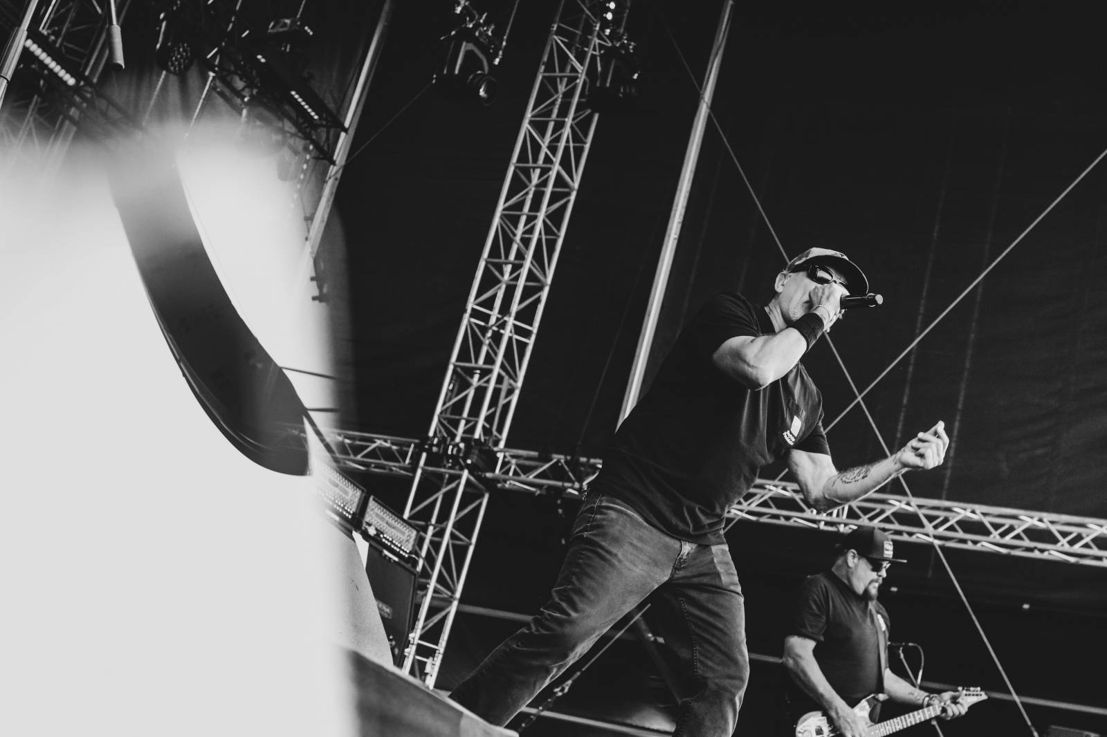 Mighty Sounds 2026, den druhý: Popelnicový riot, triumf Pennywise a noční tanec s The Baboon Show