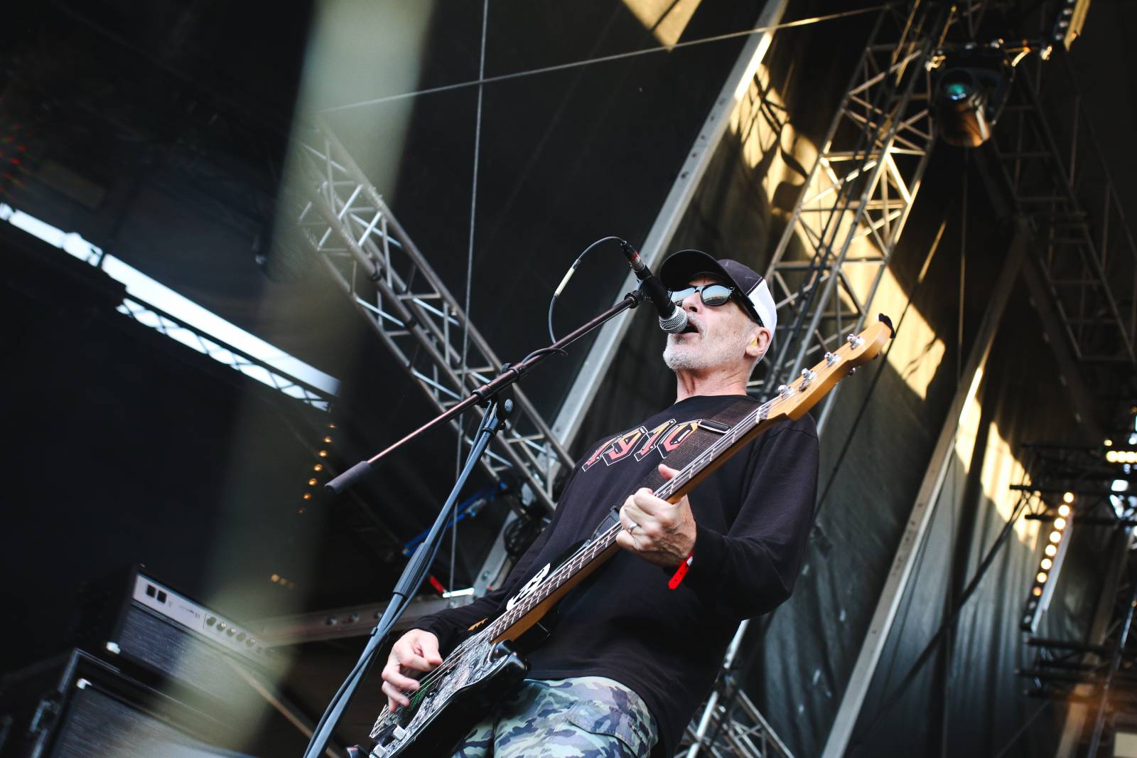 Mighty Sounds 2026, den druhý: Popelnicový riot, triumf Pennywise a noční tanec s The Baboon Show