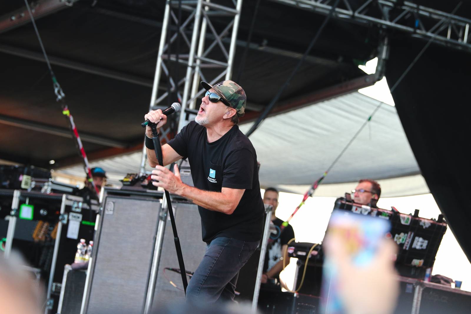 Mighty Sounds 2026, den druhý: Popelnicový riot, triumf Pennywise a noční tanec s The Baboon Show