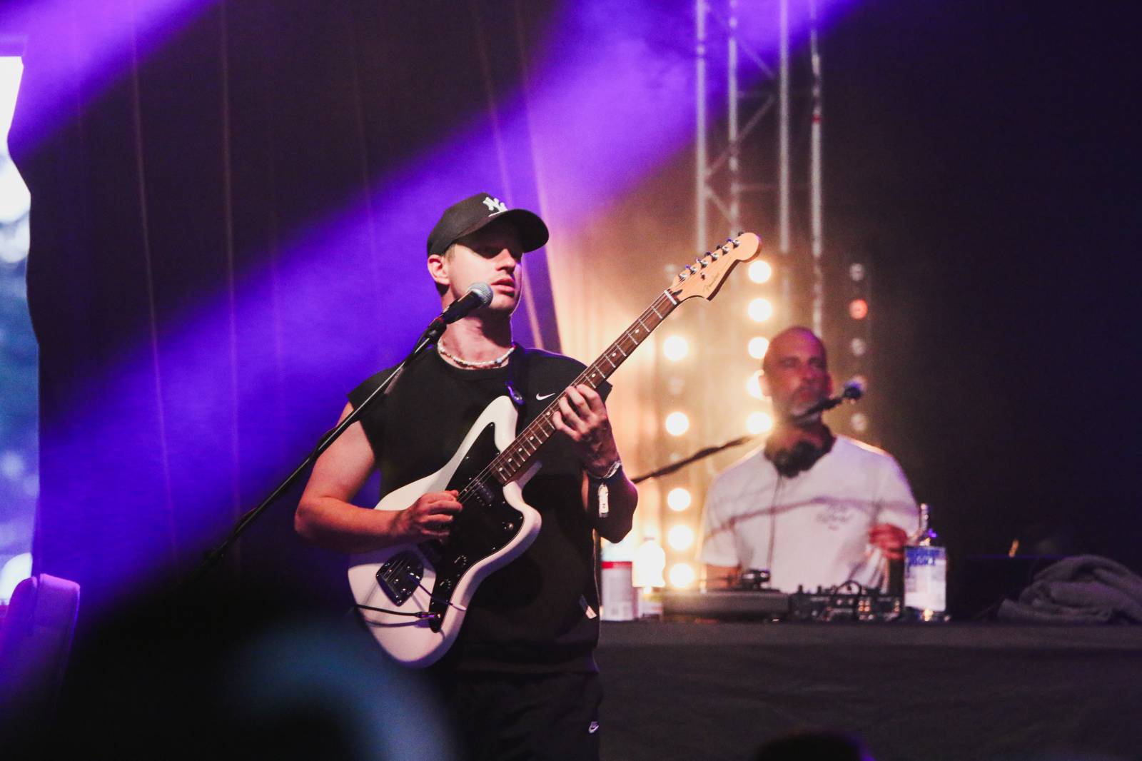 Mighty Sounds 2026, den druhý: Popelnicový riot, triumf Pennywise a noční tanec s The Baboon Show