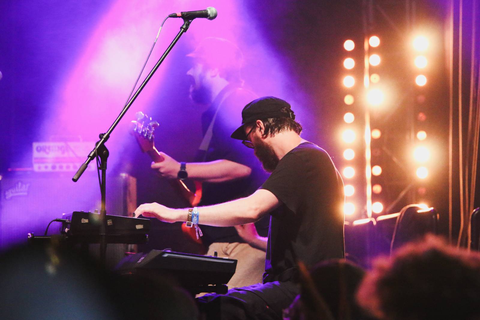 Mighty Sounds 2026, den druhý: Popelnicový riot, triumf Pennywise a noční tanec s The Baboon Show