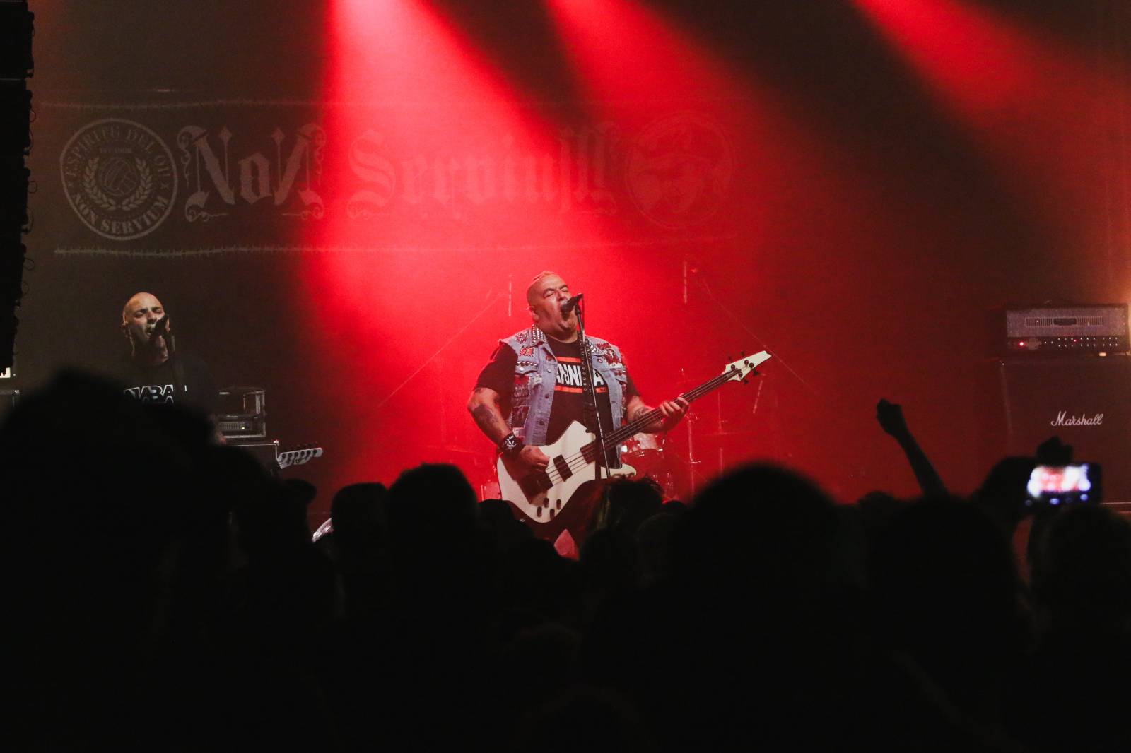 Mighty Sounds 2026, den druhý: Popelnicový riot, triumf Pennywise a noční tanec s The Baboon Show