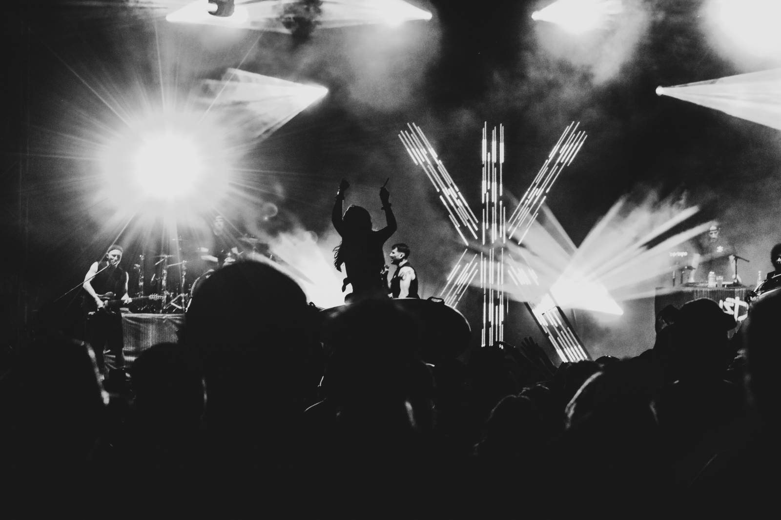 Mighty Sounds 2026, den druhý: Popelnicový riot, triumf Pennywise a noční tanec s The Baboon Show