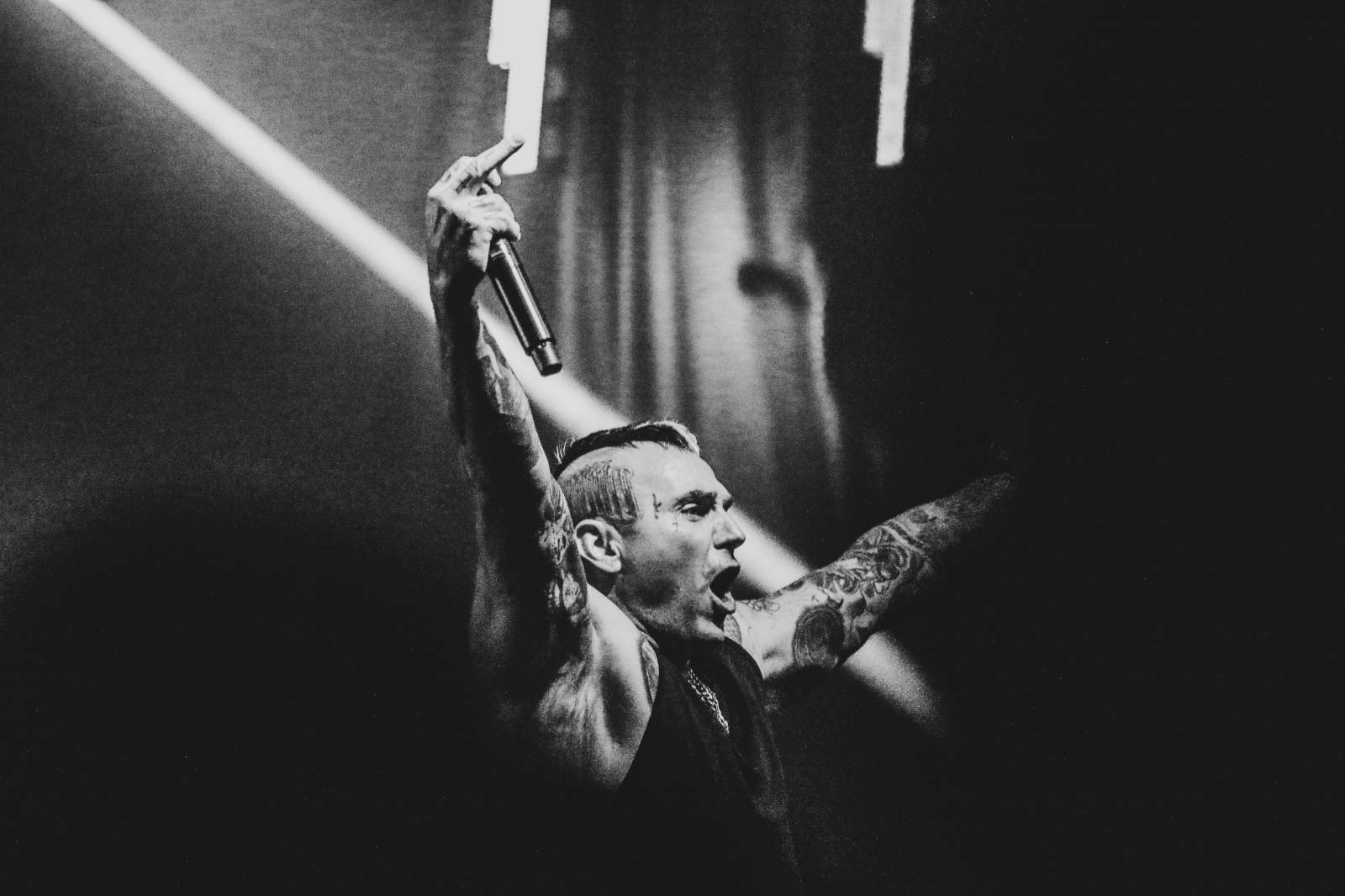Mighty Sounds 2026, den druhý: Popelnicový riot, triumf Pennywise a noční tanec s The Baboon Show