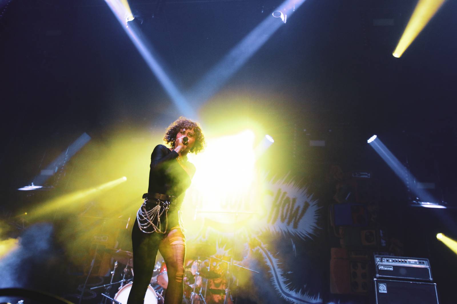 Mighty Sounds 2026, den druhý: Popelnicový riot, triumf Pennywise a noční tanec s The Baboon Show