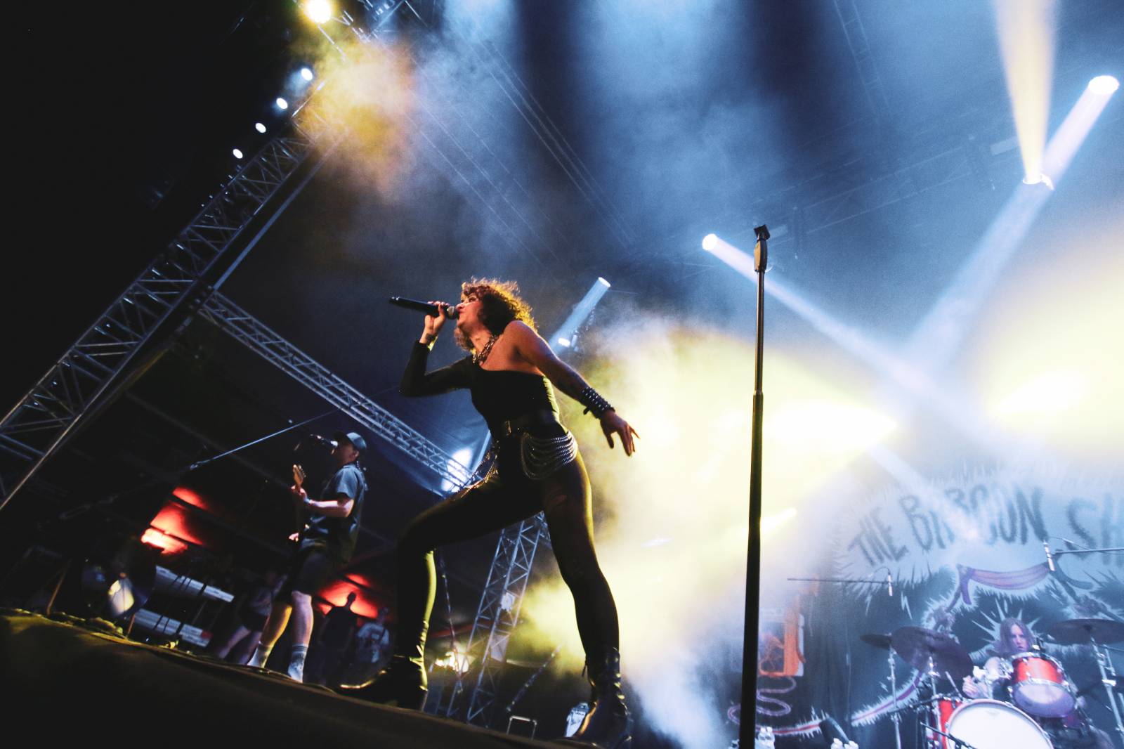 Mighty Sounds 2026, den druhý: Popelnicový riot, triumf Pennywise a noční tanec s The Baboon Show