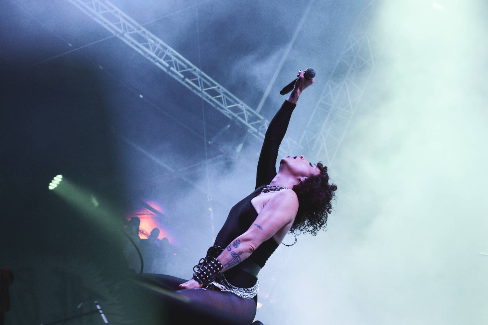 Mighty Sounds 2026, den druhý: Popelnicový riot, triumf Pennywise a noční tanec s The Baboon Show