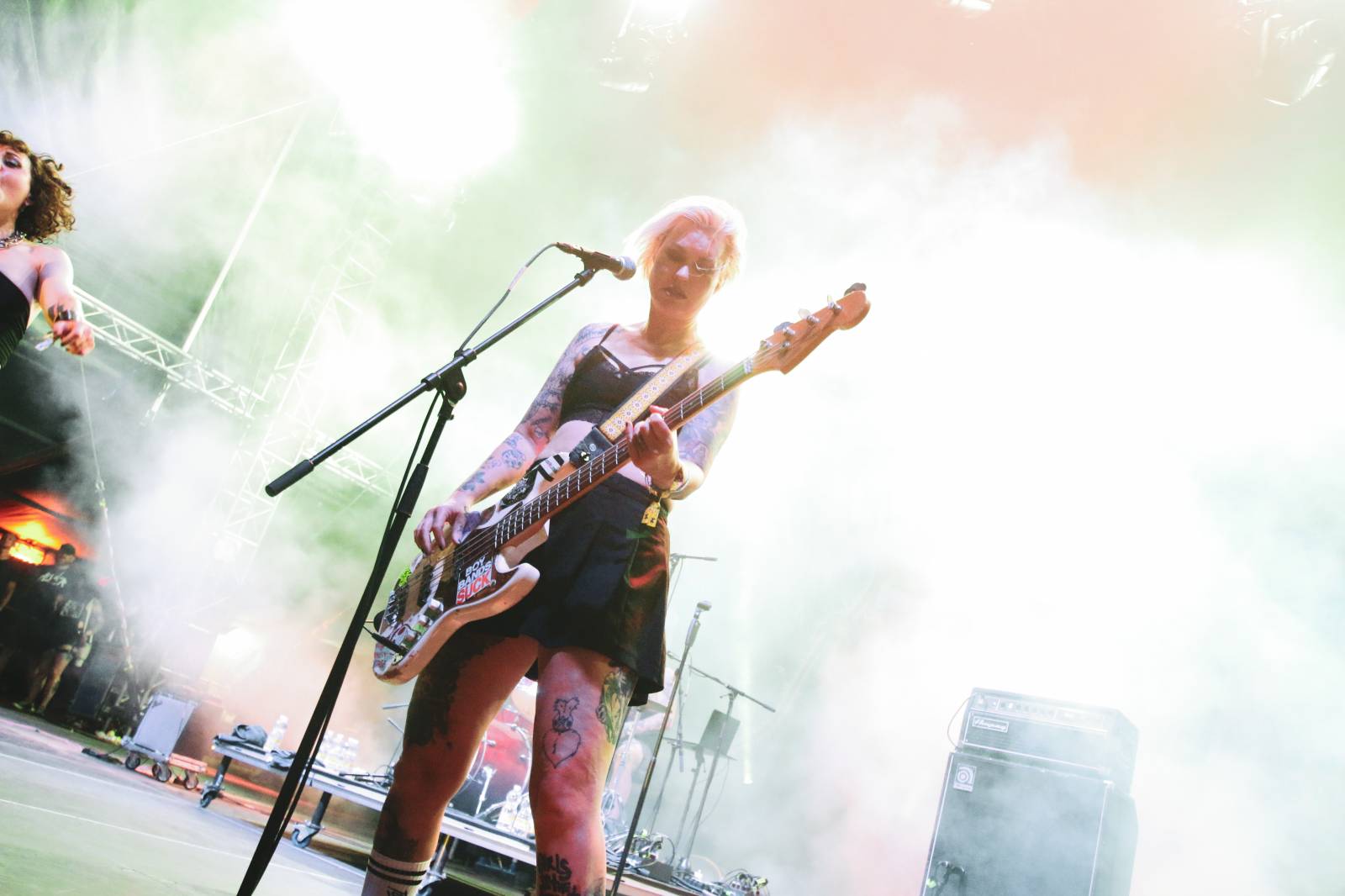Mighty Sounds 2026, den druhý: Popelnicový riot, triumf Pennywise a noční tanec s The Baboon Show
