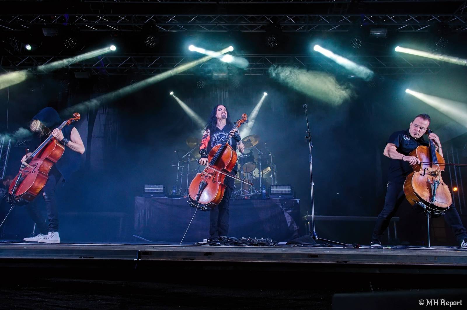 Basinfirefest uzavřel své brány. Hvězdami posledního dne byli Apocalyptica a Root