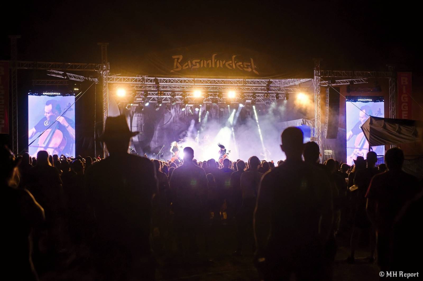 Basinfirefest uzavřel své brány. Hvězdami posledního dne byli Apocalyptica a Root