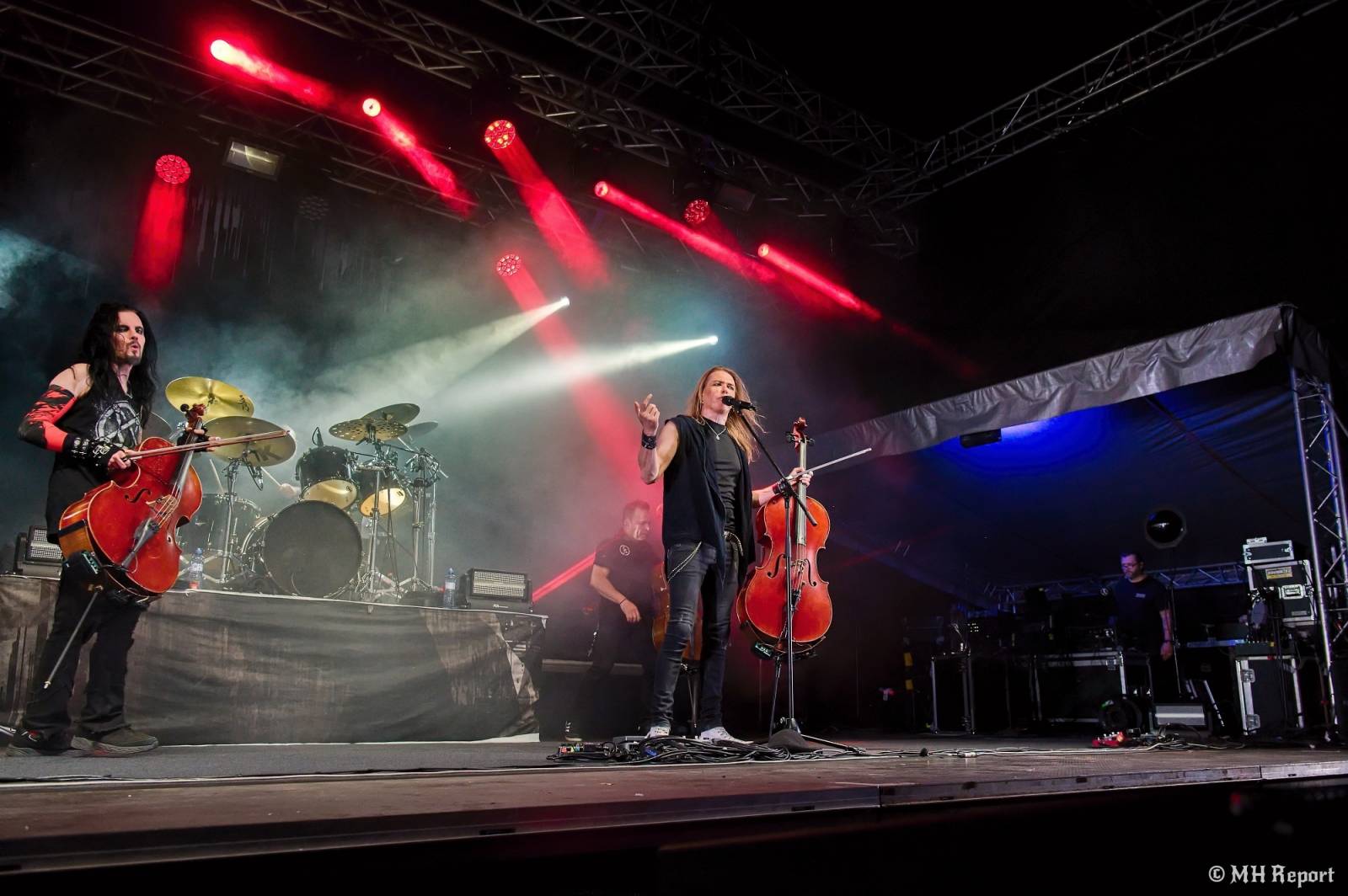 Basinfirefest uzavřel své brány. Hvězdami posledního dne byli Apocalyptica a Root