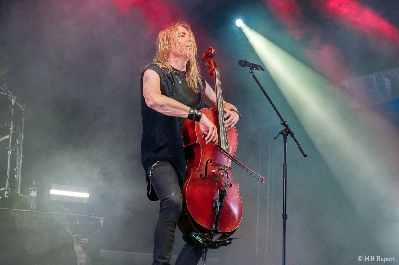 Basinfirefest uzavřel své brány. Hvězdami posledního dne byli Apocalyptica a Root