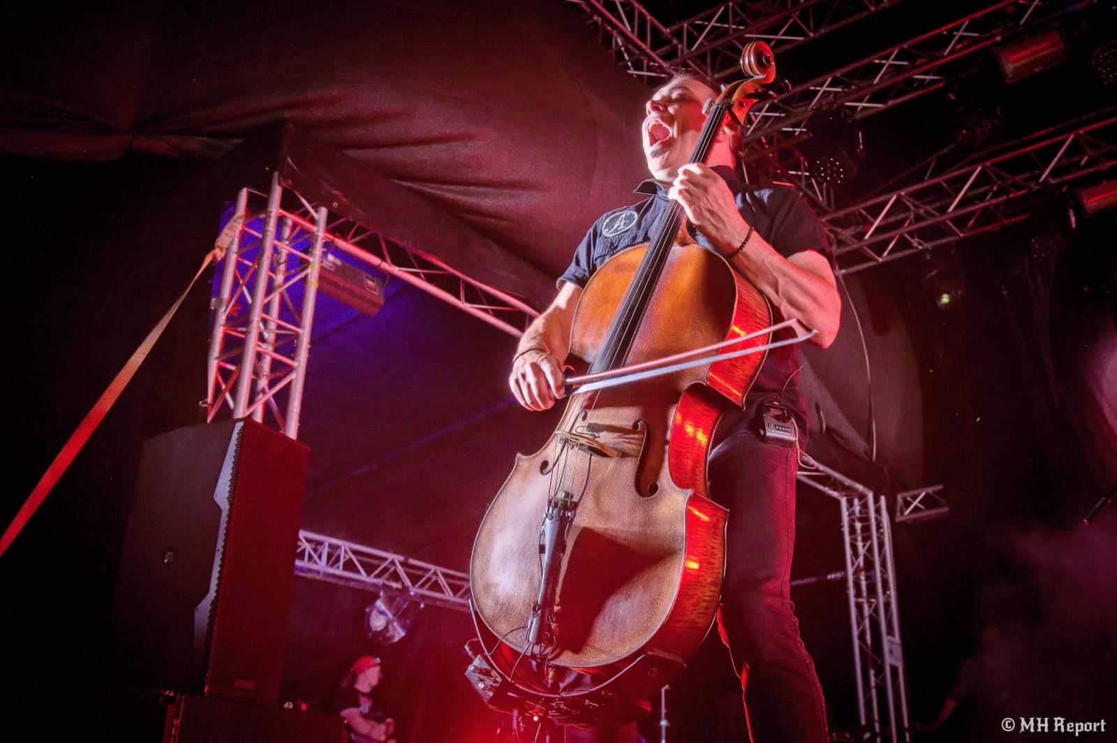 Basinfirefest uzavřel své brány. Hvězdami posledního dne byli Apocalyptica a Root