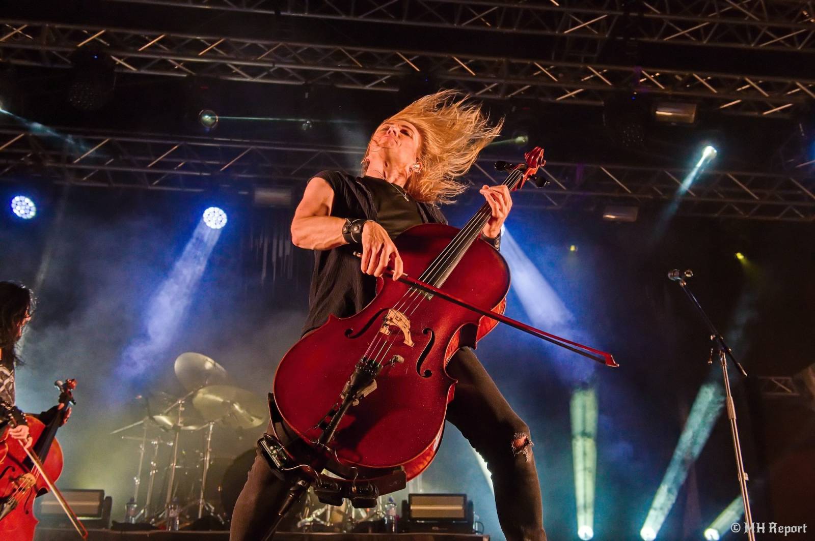 Basinfirefest uzavřel své brány. Hvězdami posledního dne byli Apocalyptica a Root