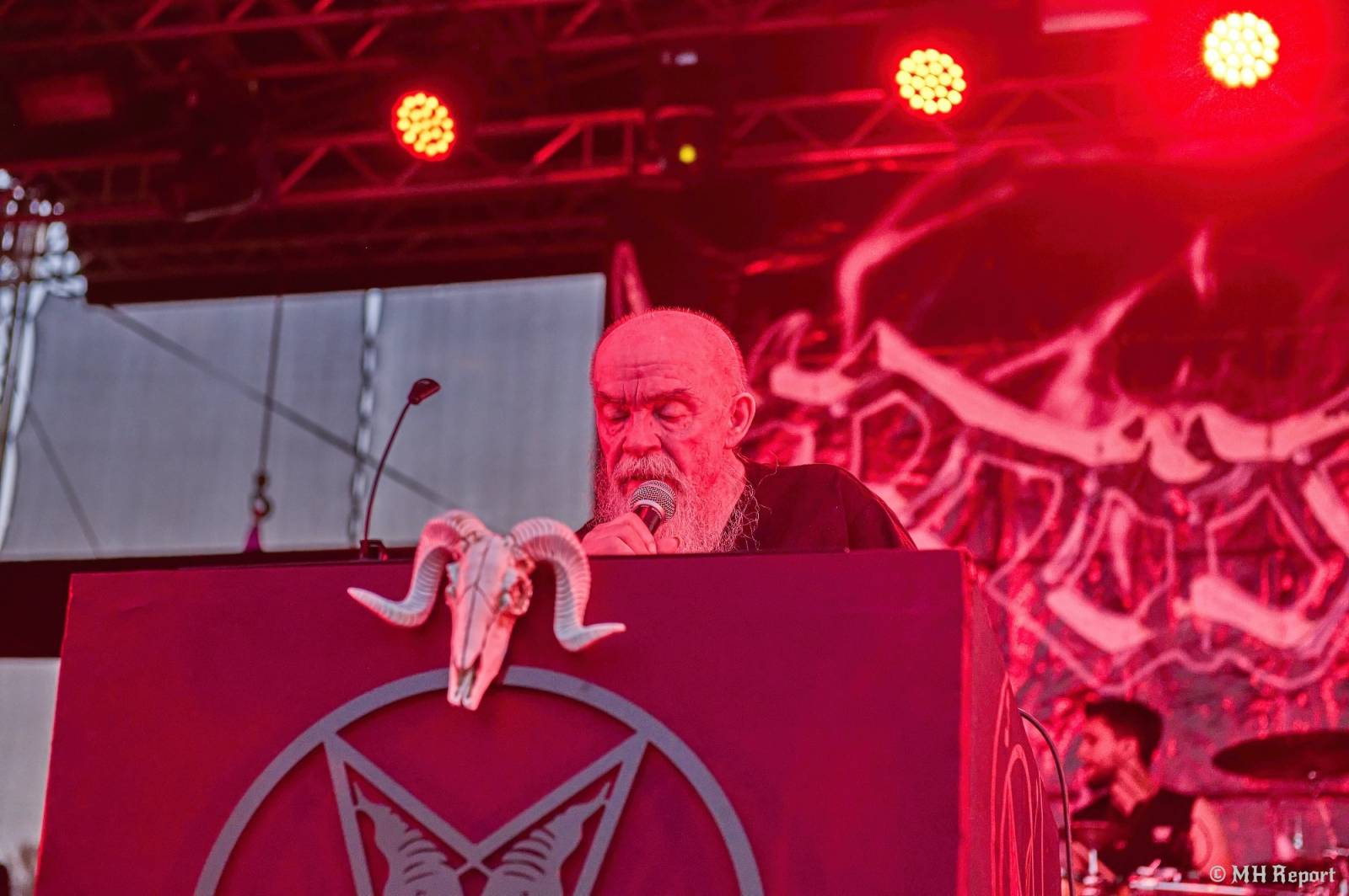 Basinfirefest uzavřel své brány. Hvězdami posledního dne byli Apocalyptica a Root