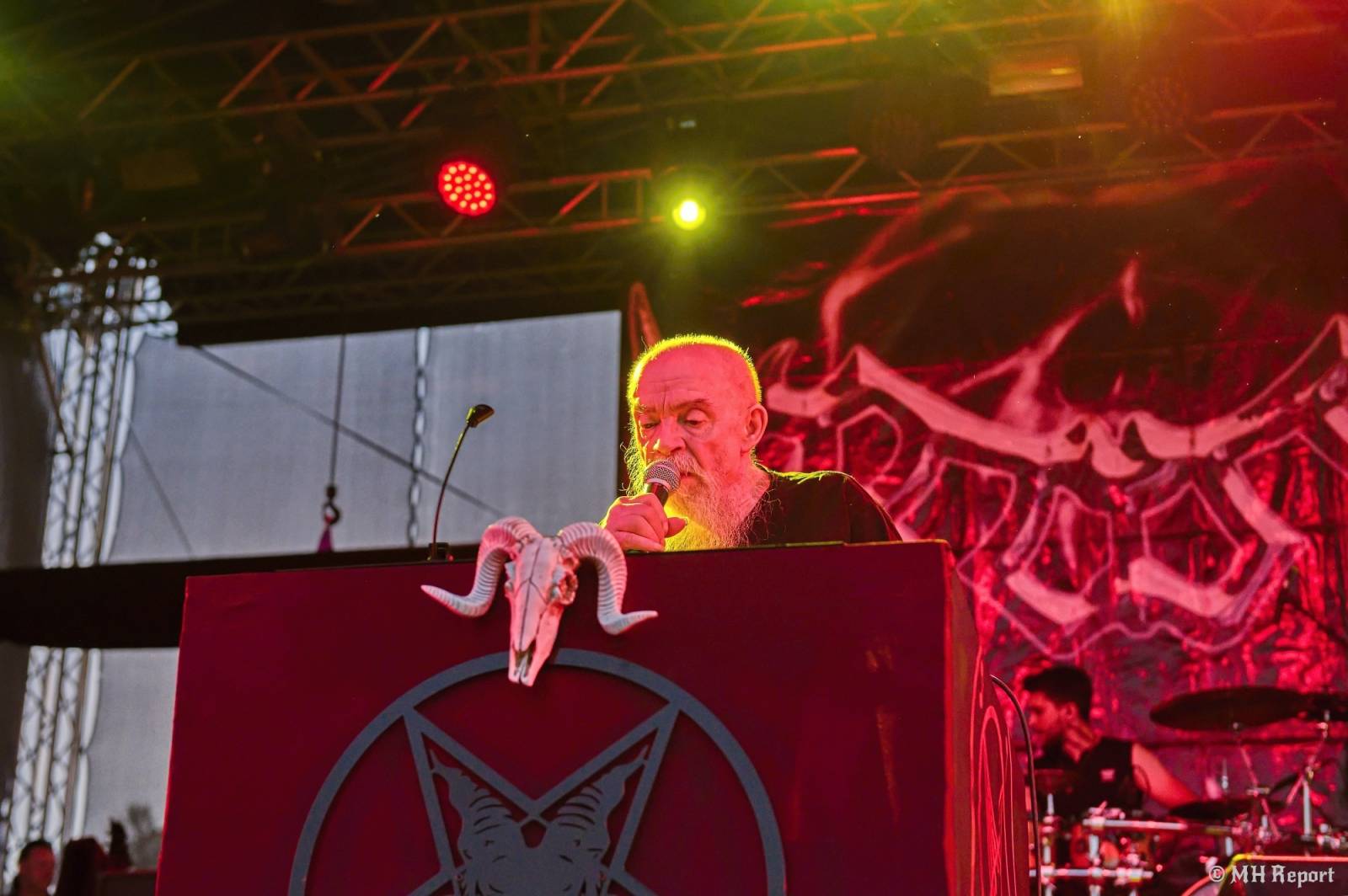 Basinfirefest uzavřel své brány. Hvězdami posledního dne byli Apocalyptica a Root