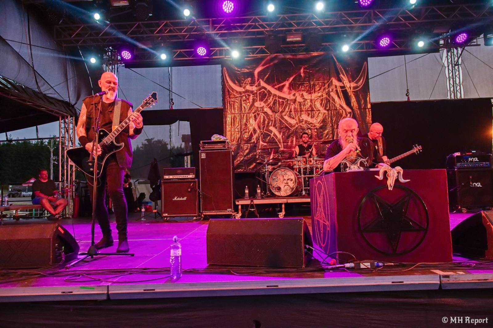 Basinfirefest uzavřel své brány. Hvězdami posledního dne byli Apocalyptica a Root