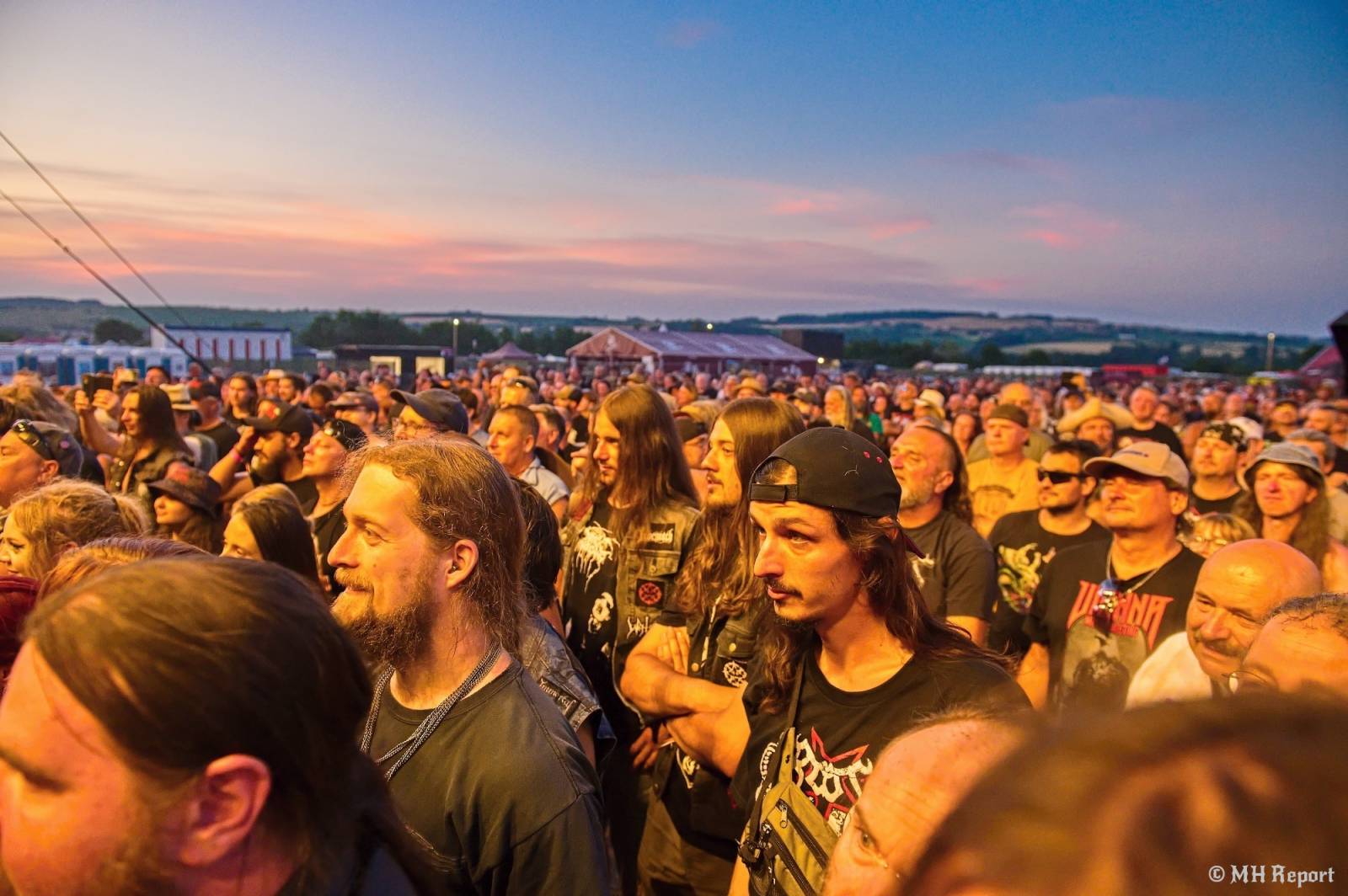 Basinfirefest uzavřel své brány. Hvězdami posledního dne byli Apocalyptica a Root