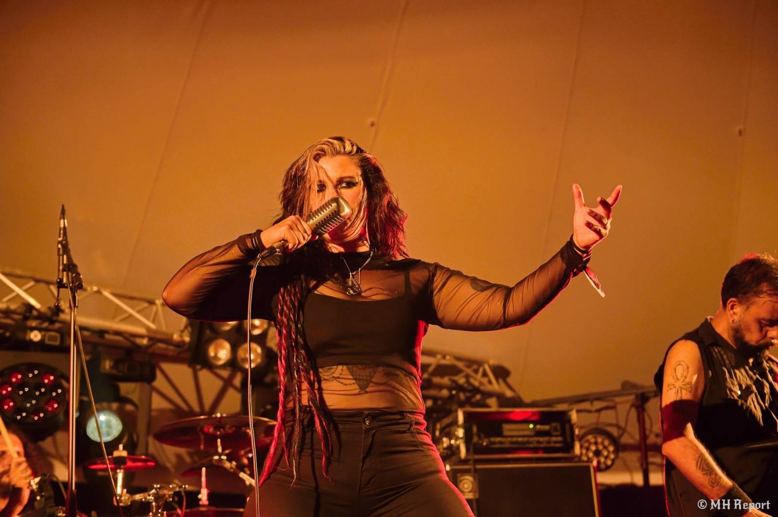 Basinfirefest uzavřel své brány. Hvězdami posledního dne byli Apocalyptica a Root