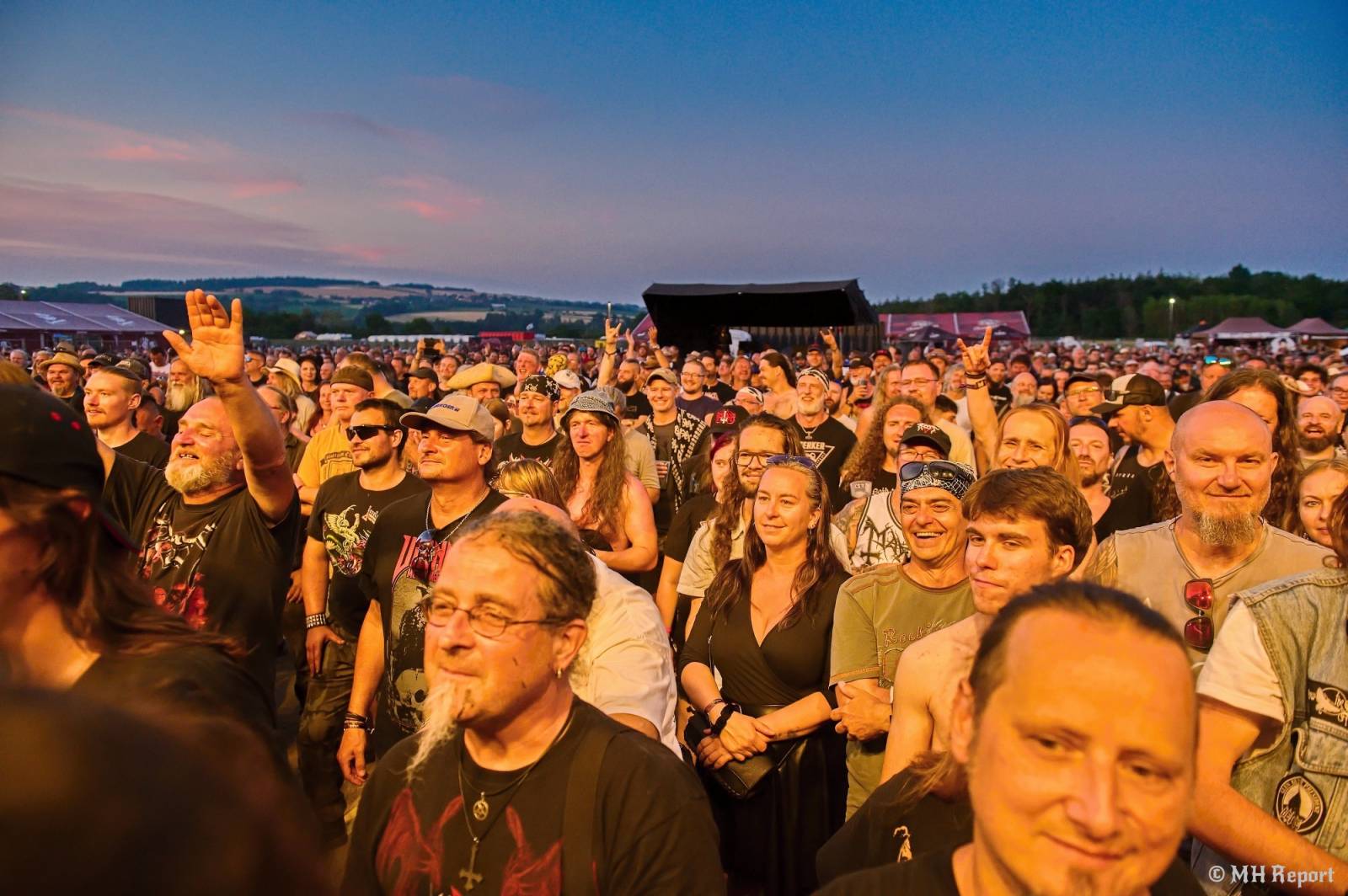 Basinfirefest uzavřel své brány. Hvězdami posledního dne byli Apocalyptica a Root