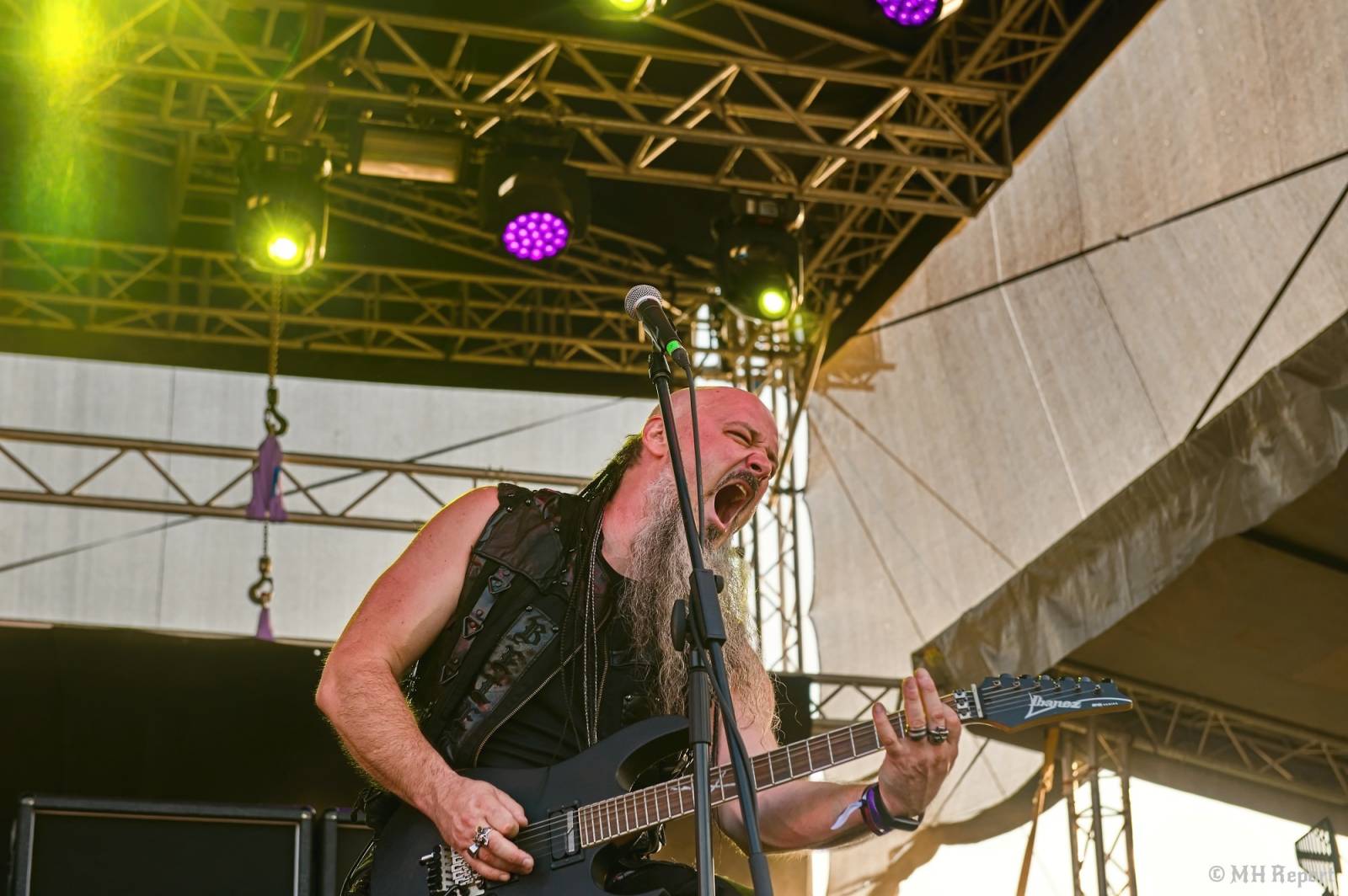 Basinfirefest uzavřel své brány. Hvězdami posledního dne byli Apocalyptica a Root